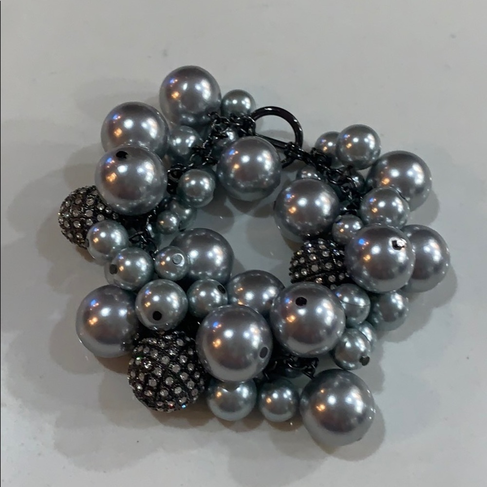 EUC Ann Taylor grey pearl & crystal bracelet